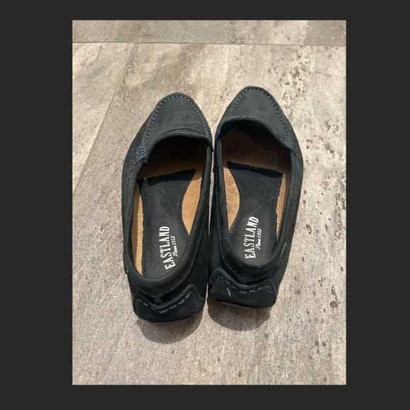 Eastland Women's Patricia Loafer Light Blue Women's Size 6 - Picture 4 of 7